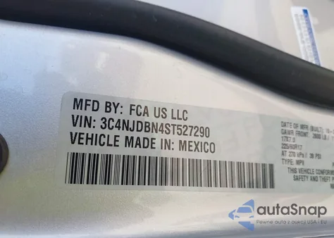 2025 Jeep Compass Latitude 4X4 z USA, uszkodzony, nr VIN 3C4NJDBN4ST527290